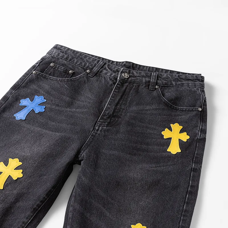 P260 💰 (top version) chrome hearts ss25 black leather Sanskrit fine jeans. Styles with different washed textures, very friendly to people with thin legs and thick legs. The slightly flared version is very flattering to the leg shape. The moderate length is timeless and easy to match. It is the basis of various styles. It is a must-have in the wardrobe! The fabric is stiff but also makes the upper body soft without losing texture. The washing process is even more perfect. It is a must-have item for everyone! ! !   Color: black Size: 30-32-34-36 30 32 34 36 Waist circumference 80 85 90 95 Sitting circumference 105 130 115 120 Foot opening 46 47 48 49 External length 102 103 104 105